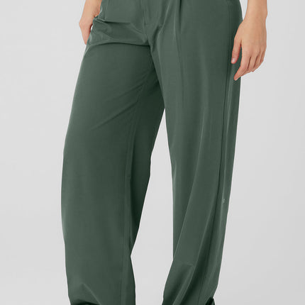 alo Women's Mid-Rise Showdown Trouser - Dark Cactus