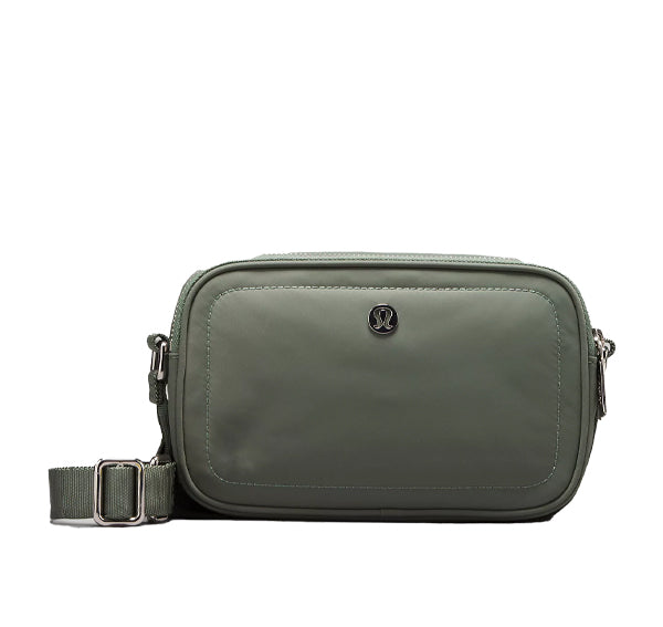 lululemon  Women's Crossbody Camera Bag 2L Grey Eucalyptus