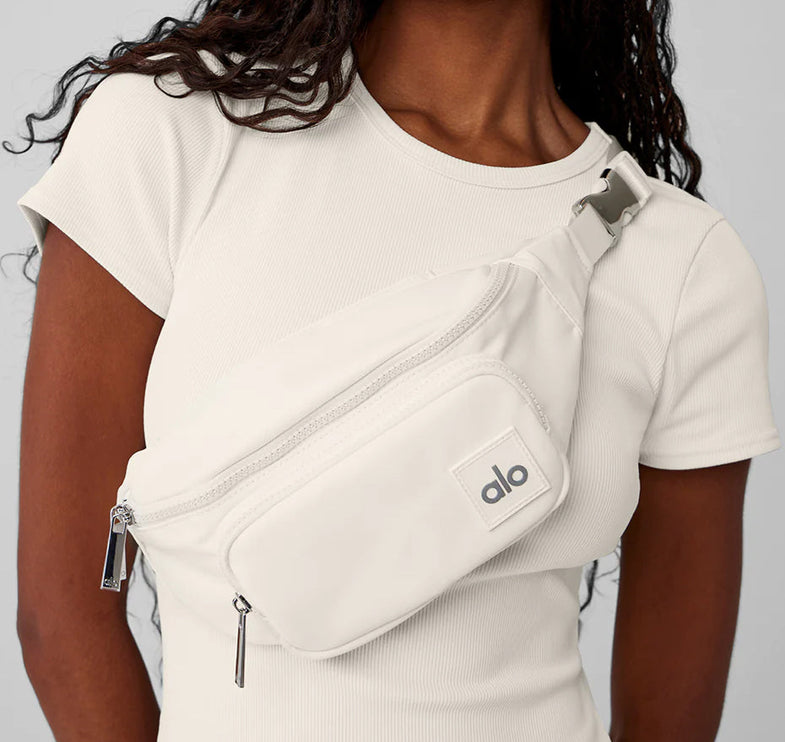 Alo Yoga Women's Explorer Fanny Pack Ivory