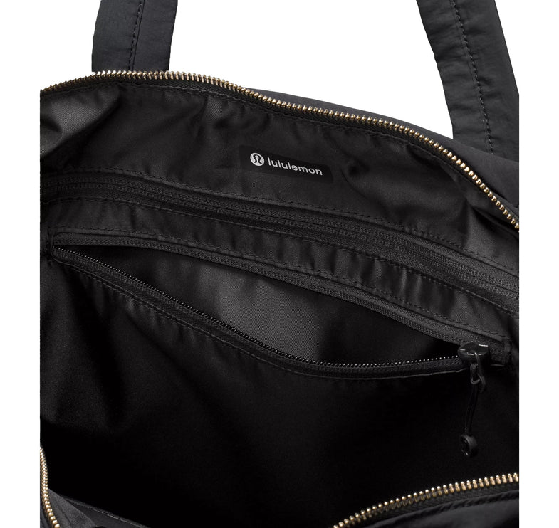 lululemon Women's On My Level Barrel Duffle Bag 16L Black Gold