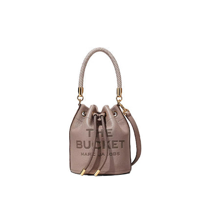 Marc Jacobs Women's The Leather Bucket Bag Cement