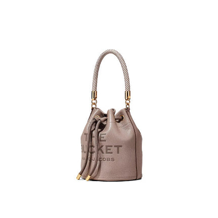 Marc Jacobs Women's The Leather Bucket Bag Cement