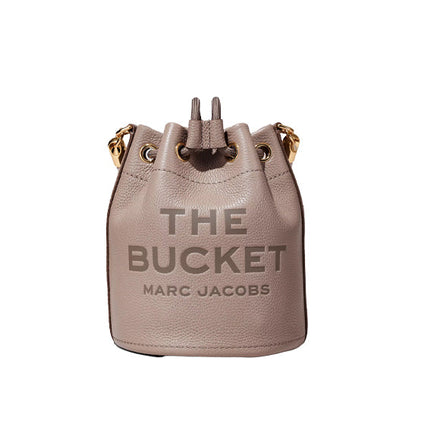 Marc Jacobs Women's The Leather Bucket Bag Cement