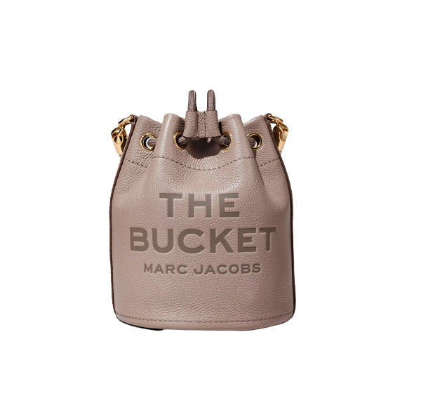 Marc Jacobs Women's The Leather Bucket Bag Cement