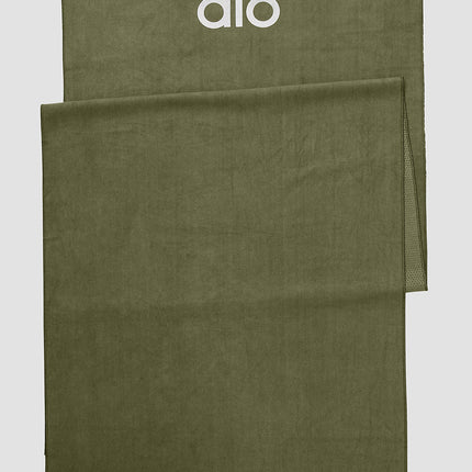 alo Women's Grounded No-Slip Towel - Jungle