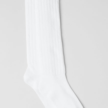 alo Women's Unisex Scrunch Sock - White