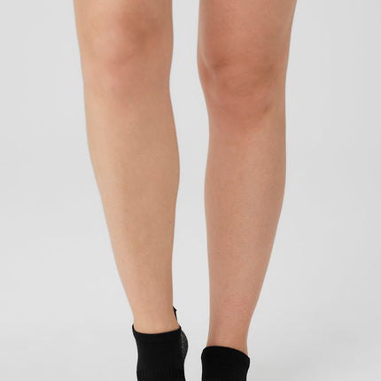 alo Women's Women's Performance Tab Sock - Black/White