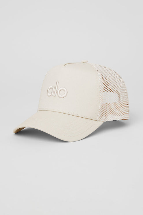 alo Women's District Trucker Hat - Bone