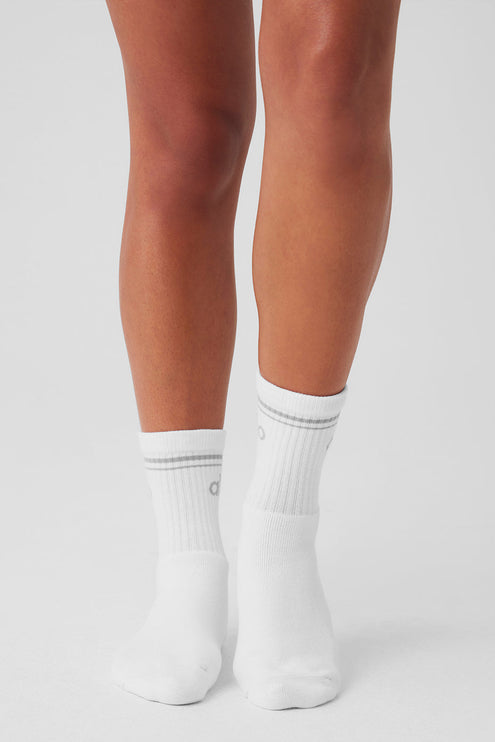 alo Women's Unisex Half-Crew Throwback Sock - White/Titanium