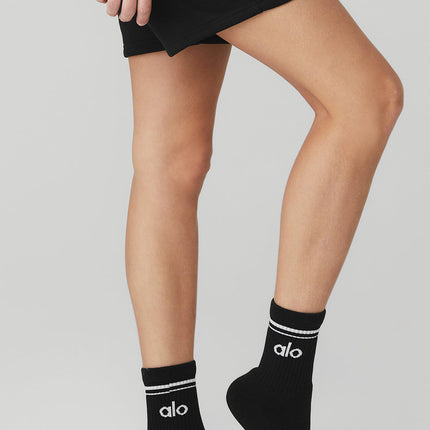 alo Women's Unisex Half-Crew Throwback Sock - Black/White