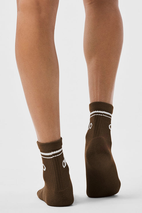 alo Women's Unisex Half-Crew Throwback Sock - Espresso/White