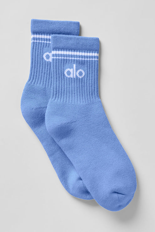 alo Women's Unisex Half-Crew Throwback Sock - Crystal Clear Blue/White