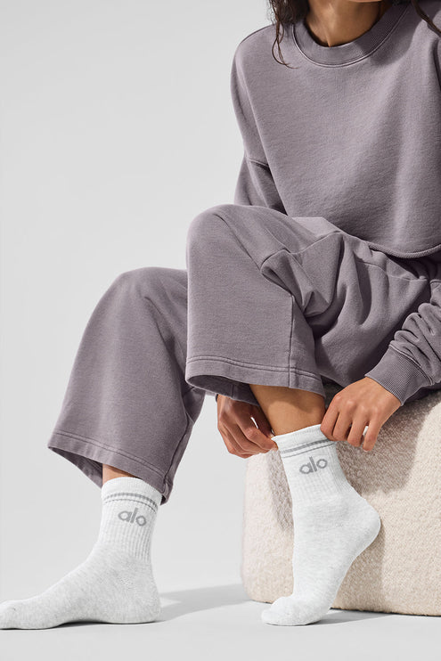 alo Women's Unisex Half-Crew Throwback Sock - White Heather/Grey