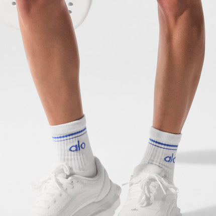 alo Women's Unisex Half-Crew Throwback Sock - White/Crystal Clear Blue