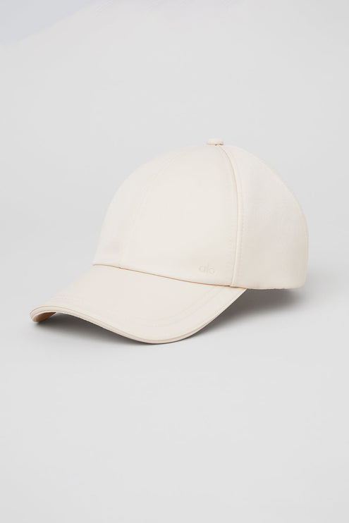 alo Women's Satin Off-Duty Cap - Creme