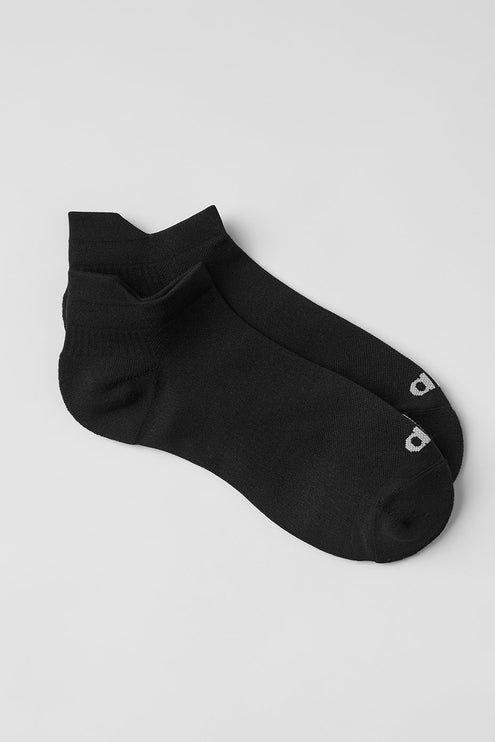 alo Women's Unisex Performance Tab Sock - Black/Titanium