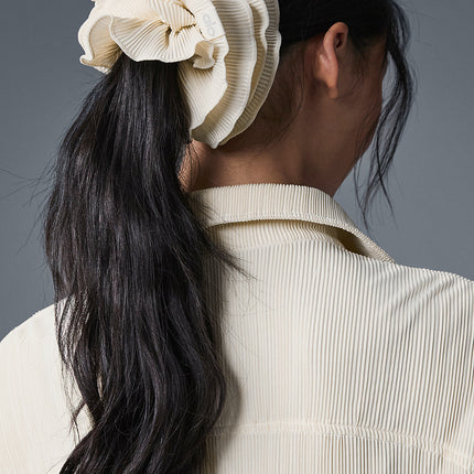 alo Women's Micro Plisse Oversize Scrunchie - Oat Milk