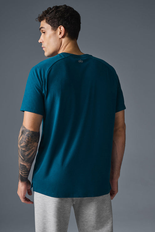 alo Men's Triumph Raglan Tee - Eclipse Blue
