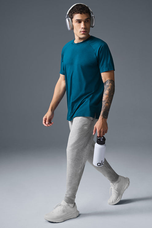 alo Men's Triumph Raglan Tee - Eclipse Blue