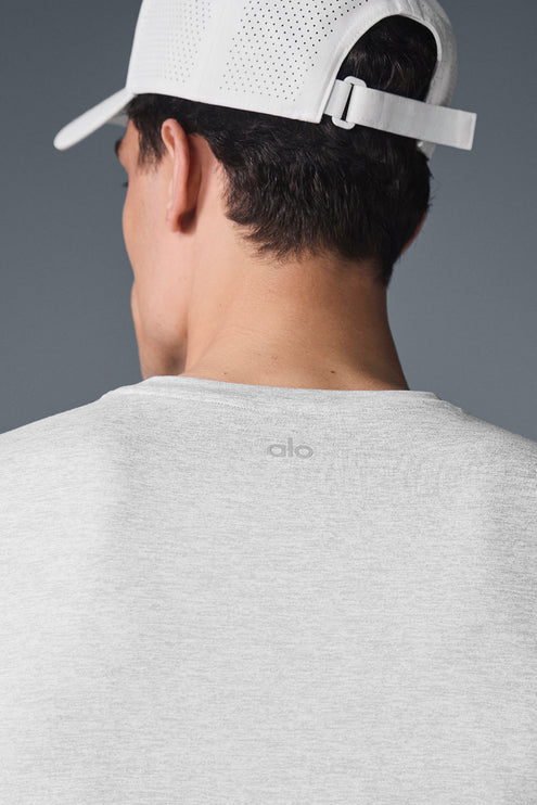 alo Men's Conquer Reform Crewneck Short Sleeve - Athletic Heather Grey
