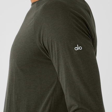 alo Men's Triumph Long Sleeve Tee - Stealth Green