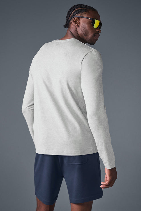 alo Men's Conquer Reform Crewneck Long Sleeve - Athletic Heather Grey