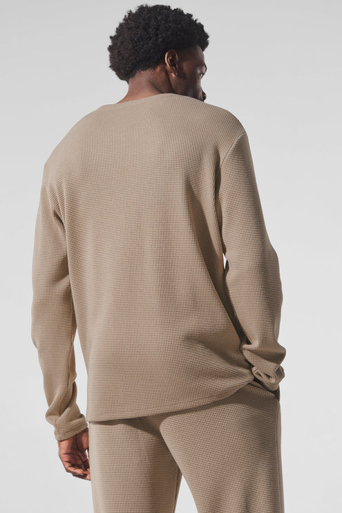alo Men's Elevate Waffle Long Sleeve Crew - Gravel