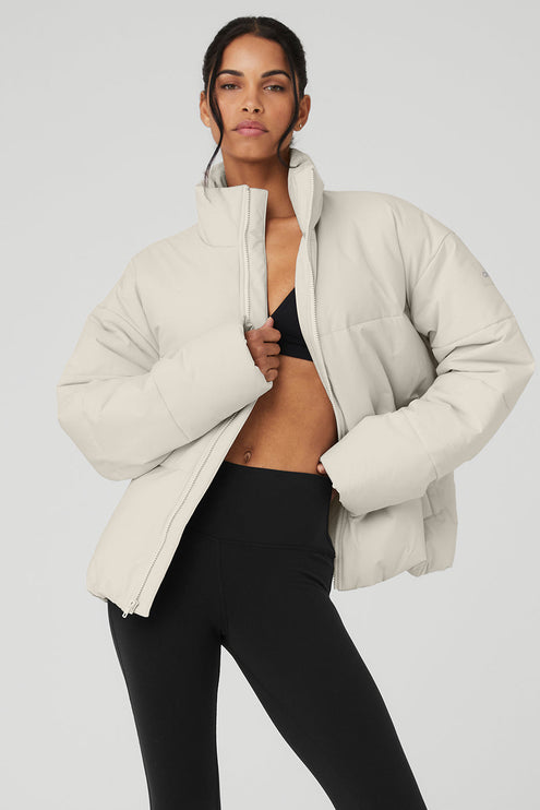 alo Women's Stretch Woven Street Puffer - Bone