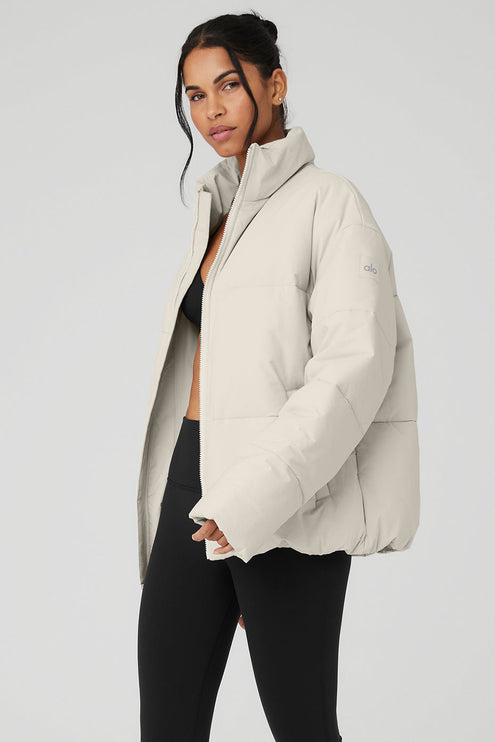alo Women's Stretch Woven Street Puffer - Bone