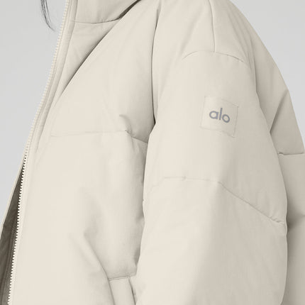 alo Women's Stretch Woven Street Puffer - Bone
