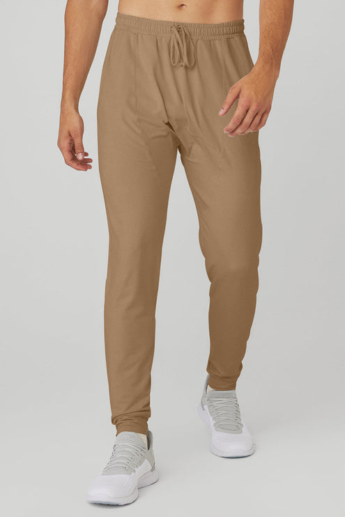 alo Men's Conquer Revitalize Pant - Gravel