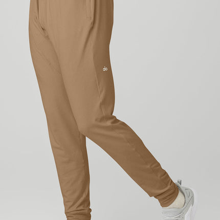 alo Men's Conquer Revitalize Pant - Gravel