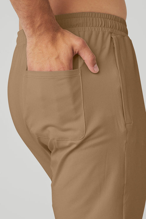 alo Men's Conquer Revitalize Pant - Gravel