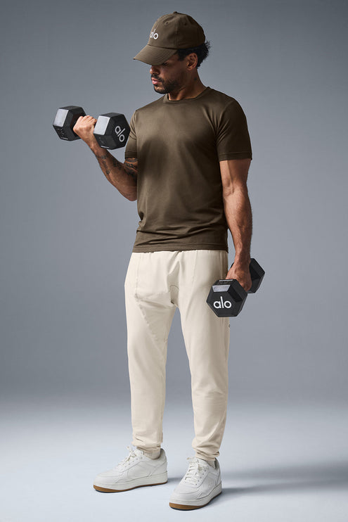 alo Men's Conquer Revitalize Pant - Bone
