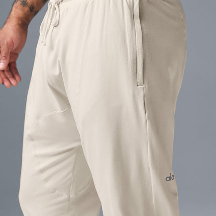 alo Men's Conquer Revitalize Pant - Bone