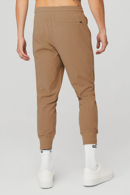 alo Men's Co-Op 7/8 Pant - Gravel