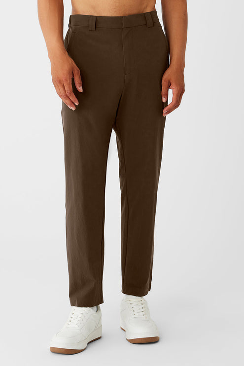 alo Men's Co-Op Cropped Tech Trouser - Espresso