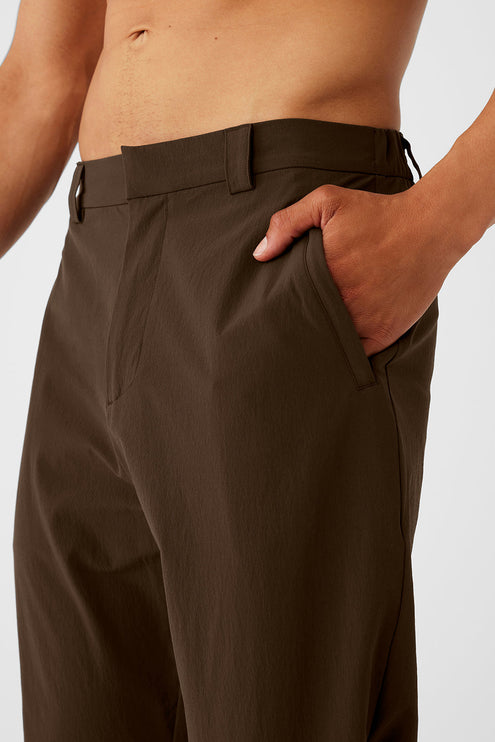 alo Men's Co-Op Cropped Tech Trouser - Espresso