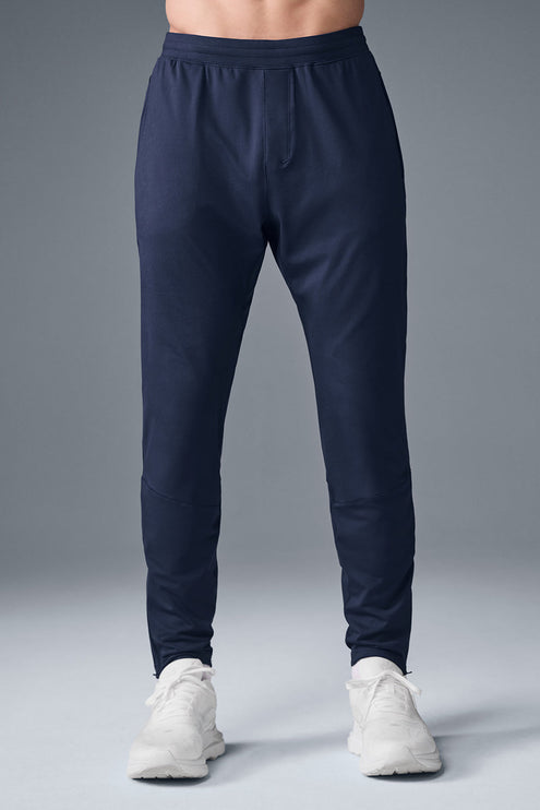 alo Men's Conquer React Performance Pant - Navy