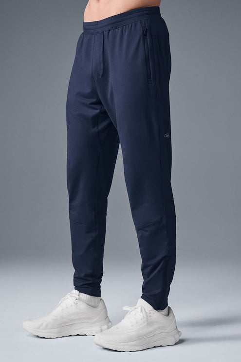 alo Men's Conquer React Performance Pant - Navy