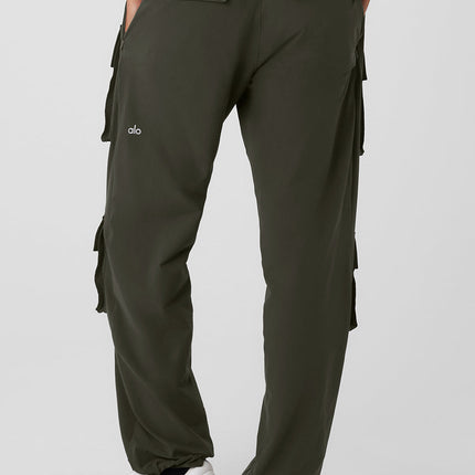 alo Women's Cargo Venture Pant - Stealth Green