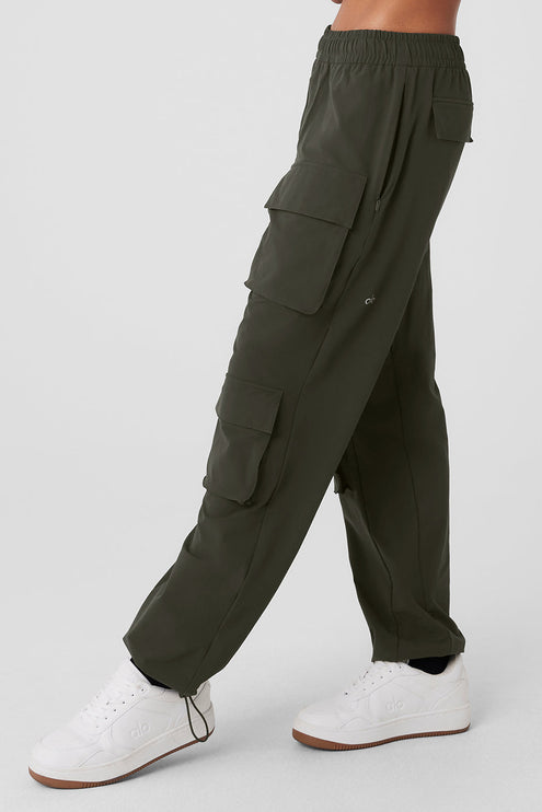 alo Women's Cargo Venture Pant - Stealth Green