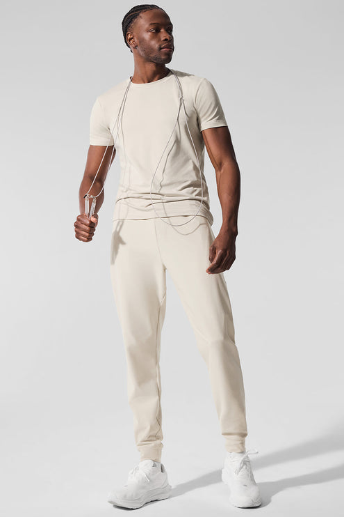 alo Men's Conquer Max Performance Jogger - Bone
