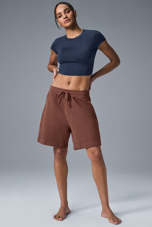 alo Women's Chill Short - Chestnut