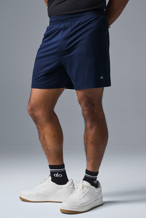 alo Men's 7" Conquer React Performance Short - Navy