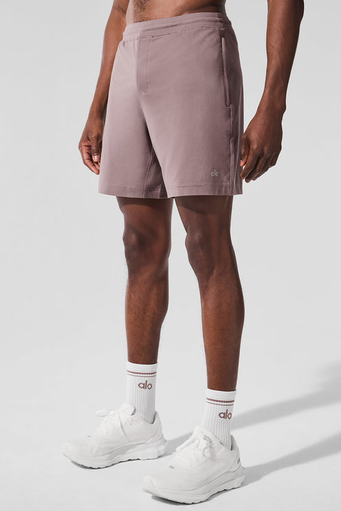 alo Men's 7" Conquer React Performance Short - Mushroom