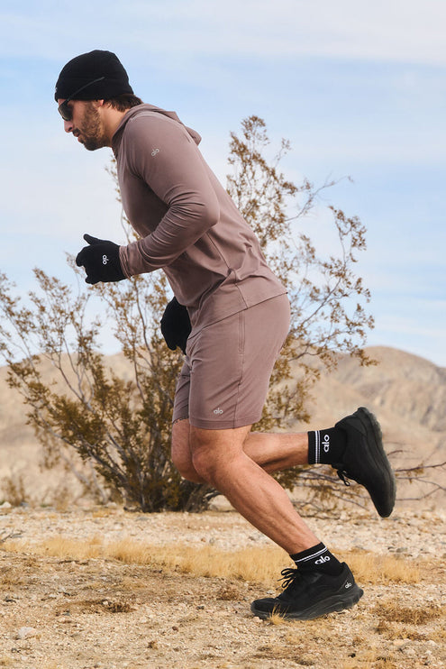 alo Men's 7" Conquer React Performance Short - Mushroom