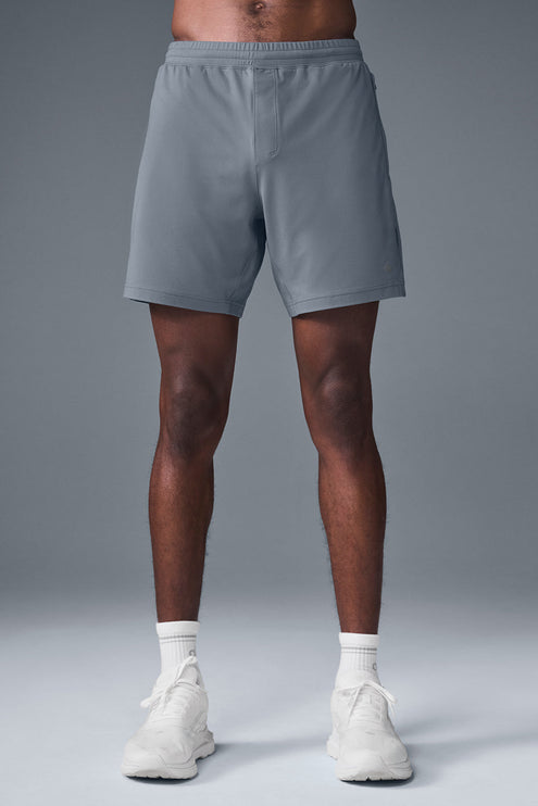 alo Men's 7" Conquer React Performance Short - Steel Grey