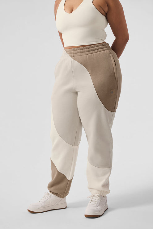 alo Women's Make Waves Sweatpant - Ivory/Bone/Gravel