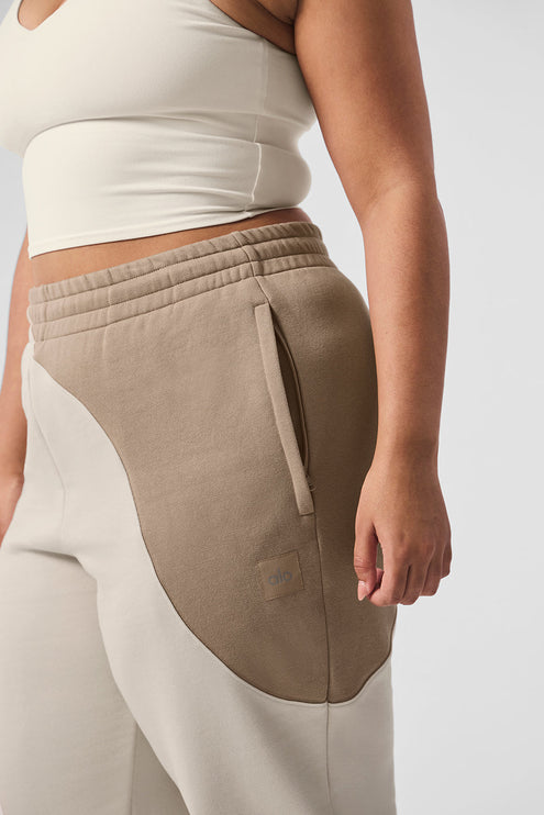 alo Women's Make Waves Sweatpant - Ivory/Bone/Gravel